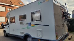 4p Chausson integrated uit 2005