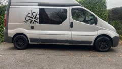 Bessy – Hochdach-Renault-Wohnmobil mit 3 Schlafplätzen