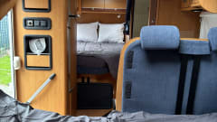 Dethleffs semi-integrated uit 2006 – 4p Dethleffs semi-integrated from 2006