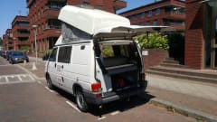 T4 Caravelle – Complete and compact Volkswagen T4 camper with 4 berths