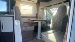 Louis – 4p McLouis 473G semi-integrated from 2024 Ford automatic 170 hp