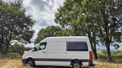 B&Bus – COZY AND COMFORTABLE VW CRAFTER CAMPER VAN