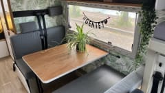 de Hut  – 5p Ford alcove from 1999