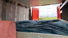 Strandweer – 2p Mercedes-Benz Bus von 1987