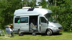 James Cook – Nice 4-person camper van: Adventure with comfort