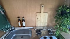 2p Renault campervan uit 2004