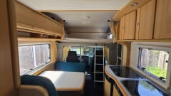 Fietje – Super leuke en nette Alkoof camper