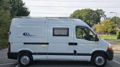 2p Renault camper bus uit 2004 