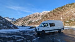Vanessa – Cozy, well kitted van with a full size double bed