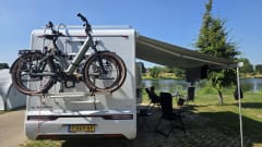 Fran01 – Luxe Adria Coral Axess 600 SL met panoramadak, airco & garage 