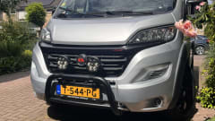 2p Adria Mobil bus uit 2020