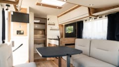 Brand new 4p Bavaria luxury camper, integral automatic, 180 HP, from the end of 2024