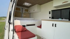 The Hustle Van – Off-grid freedom with The Hustle Van