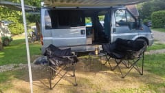 4p Ford campervan uit 2003