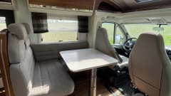 Luxury 5-person camper