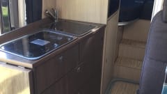 Black Beauty – 2p Citroën Pössl camper van from 2015