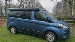 4p Ford campervan uit 2021