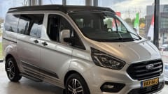 Campervan Bürstner per 4 persone, modello 2022.