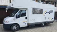 Bessie – Nice spacious alcove camper