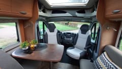 Super cozy spacious challenger eden 602 camper