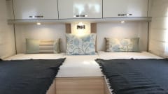 Chili – Burstner Ixeo 30J. Edition with hydr. Lifting supports, body climate and much more