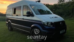 Lottie – VW Crafter Off-Grid Camper Sleeps 4 - Seats 5 - Great Reviews