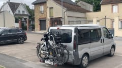 Viv – Handy and complete bus camper