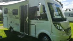 Wonderful luxury 4-person integral camper with plenty of storage space & bicycle carrier.
