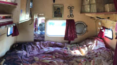 LET OP: C1 rijbewijs vereist – Ex-fire brigade Mercedes-Benz camper van from 1982