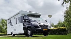 Casita on Wheels –  Luxe 4p Sun Living half-integraal uit 2022 off-grid