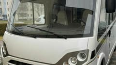 Hulk – Fully integrated motorhome.