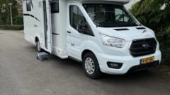 MC LOUIS MC4 281  – 4p McLouis semi-integrated uit 2022