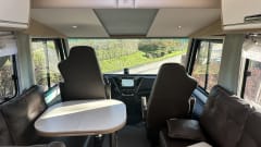 Hoge Luxe Mobilhome – Luxejacht op wielen