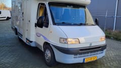 RELAX  – Challenger Semi-Integrated from 2001 WITH WIFI