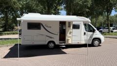 LMC Liberty Ti 662 - 4 Persons - 2x Air Conditioning - Semi-integrated