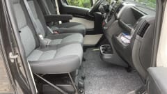 Fiat Ducato bus camper, 3 persons. 2.10 standing height!