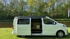 L-585-LJ – 4p Fixxter campervan from 2021