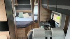 Spacious camper, full option, incl. air conditioning, for up to 4 people. 