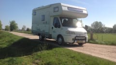 Lovely 6 person Fiat camper for rent