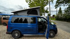 YR72XCE NOMAD –  4 Berth Nomad Camper Romford -Romford