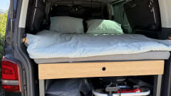 Black Beauty – 2p Volkswagen campervan uit 2007
