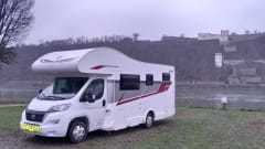 Happy Tour – 6-person Ahorn family camper Alcove 2018 with fixed beds 