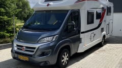 Burstner Lxeo 750 – Spacious, luxurious 4-person camper with pull-down bed, complete kitchen and bathroom