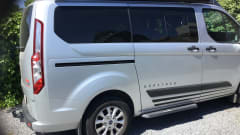 4p Ford campervan uit 2022