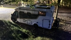 RV Camper – Nieuwe, luxueus ingerichte 4-persoonscamper