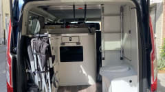 Dwight Schrute – À l'aventure avec un nouveau Ford Nugget Plus !