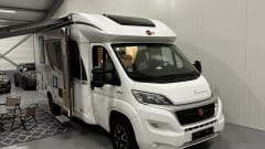 Jelle  – 4pers burstner semi-integrated with queen bed