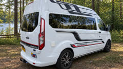 Maisie – ⭐️Luxury off grid Ford campervan⭐️