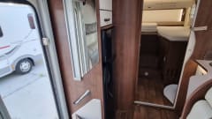FORSTER 738 EB, 4 persons, garage and scooter included