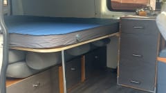 2p Volkswagen campervan uit 2013